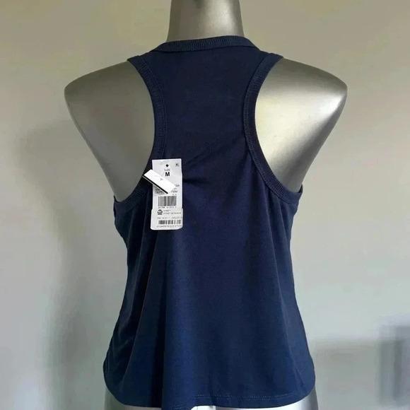 🆕Women’s  Mickey USA Shirt - Picture 4 of 15